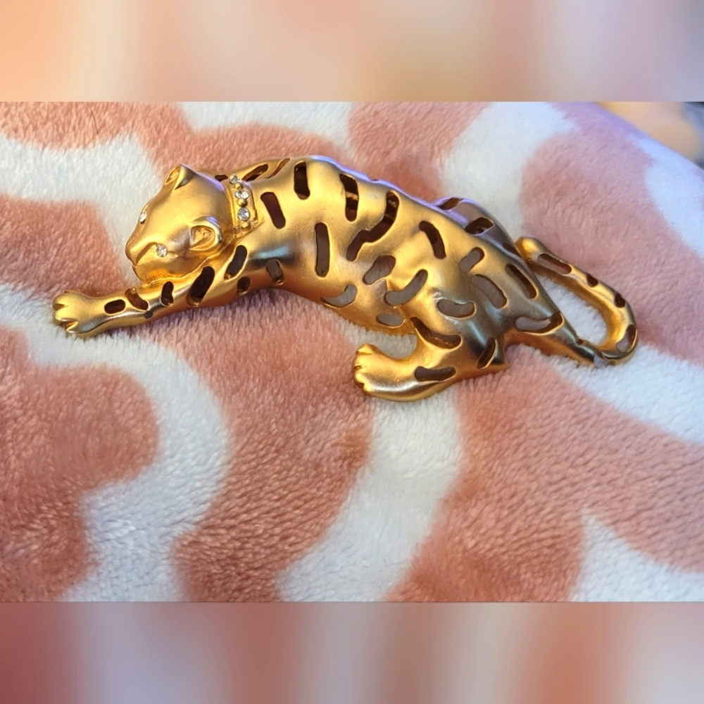 Panther brooch